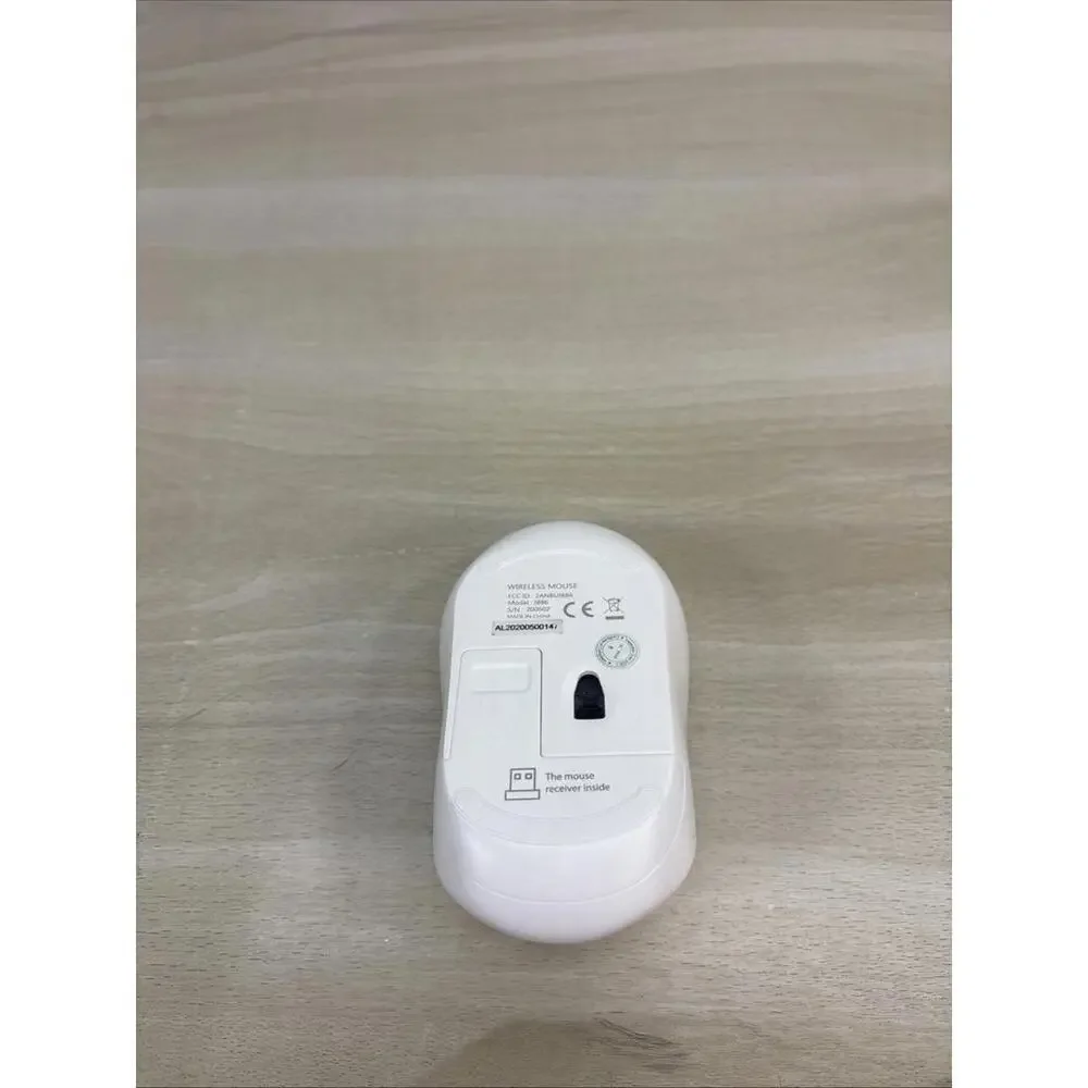 White wireless mouse with dongle I886
